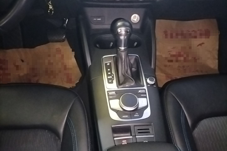 Audi A3 2018 immagine di auto #14