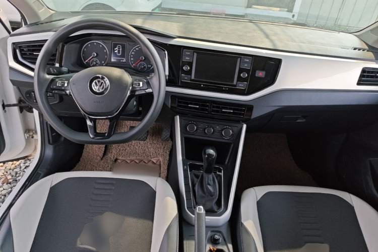 Volkswagen Polo 2020 car image #10