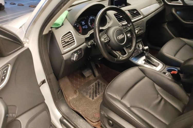 Audi Q3 2016 car image #18