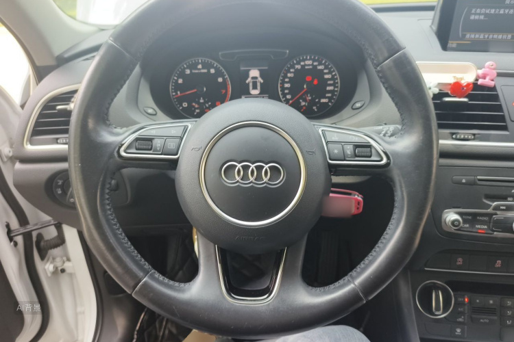 Audi Q3 2017 #12 Audi Q3 2017 car image #12