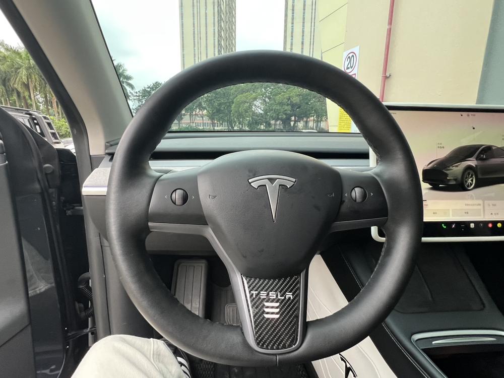 Tesla Model Y 2022 car image #23