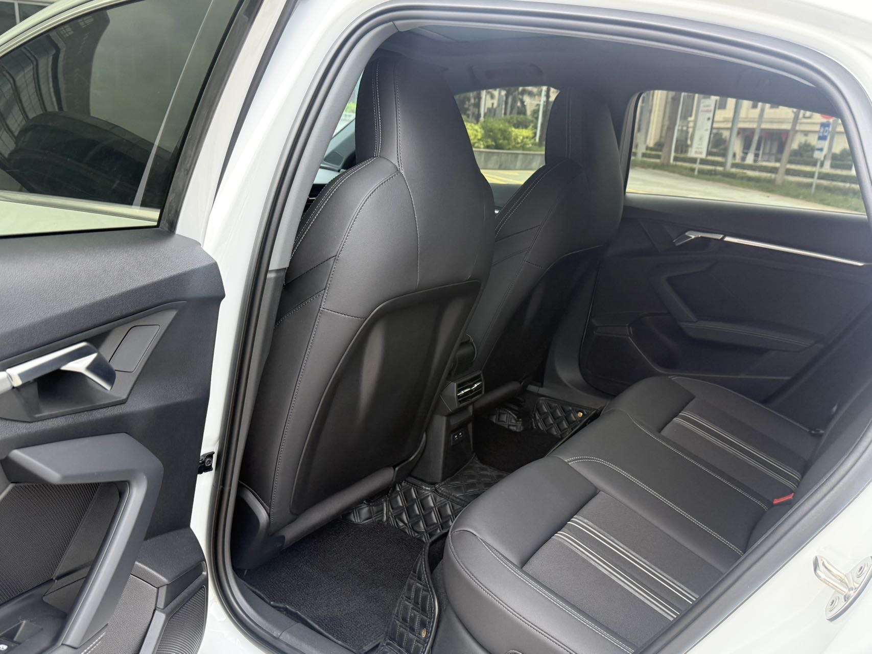 2022 immagine di auto #9