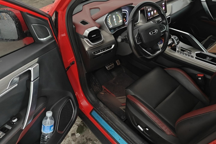 GEELY Coolray 2019 immagine di auto #16