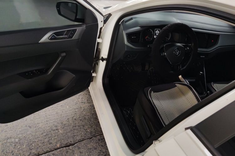 Volkswagen Polo 2020 car image #18