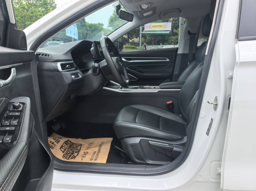 GEELY Emgrand 2024 car image #4