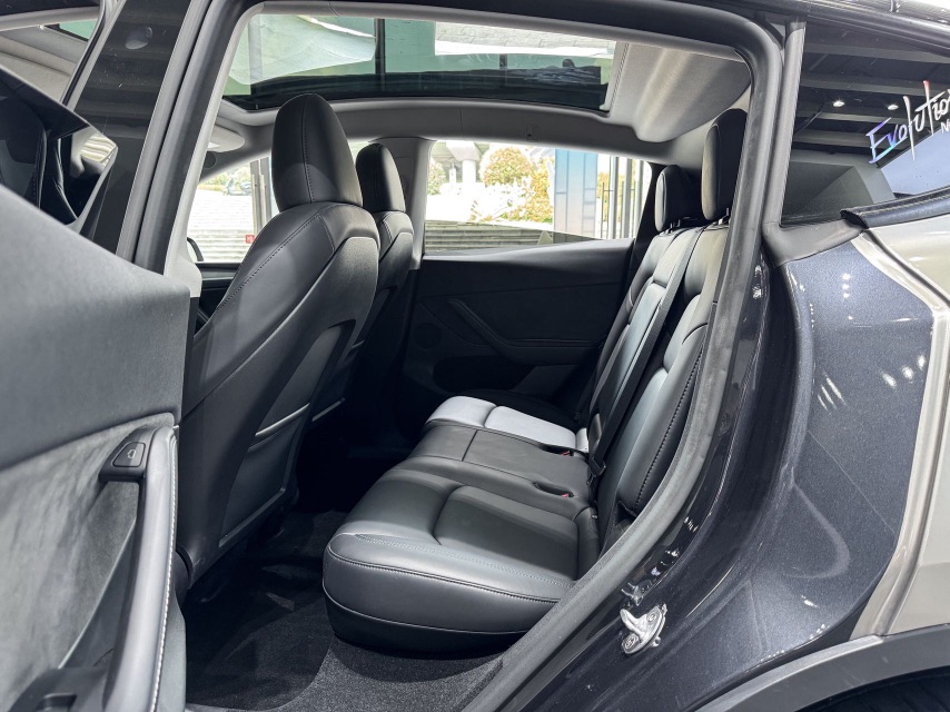 Tesla Model Y 2024 #8 Tesla Model Y 2024 car image #8