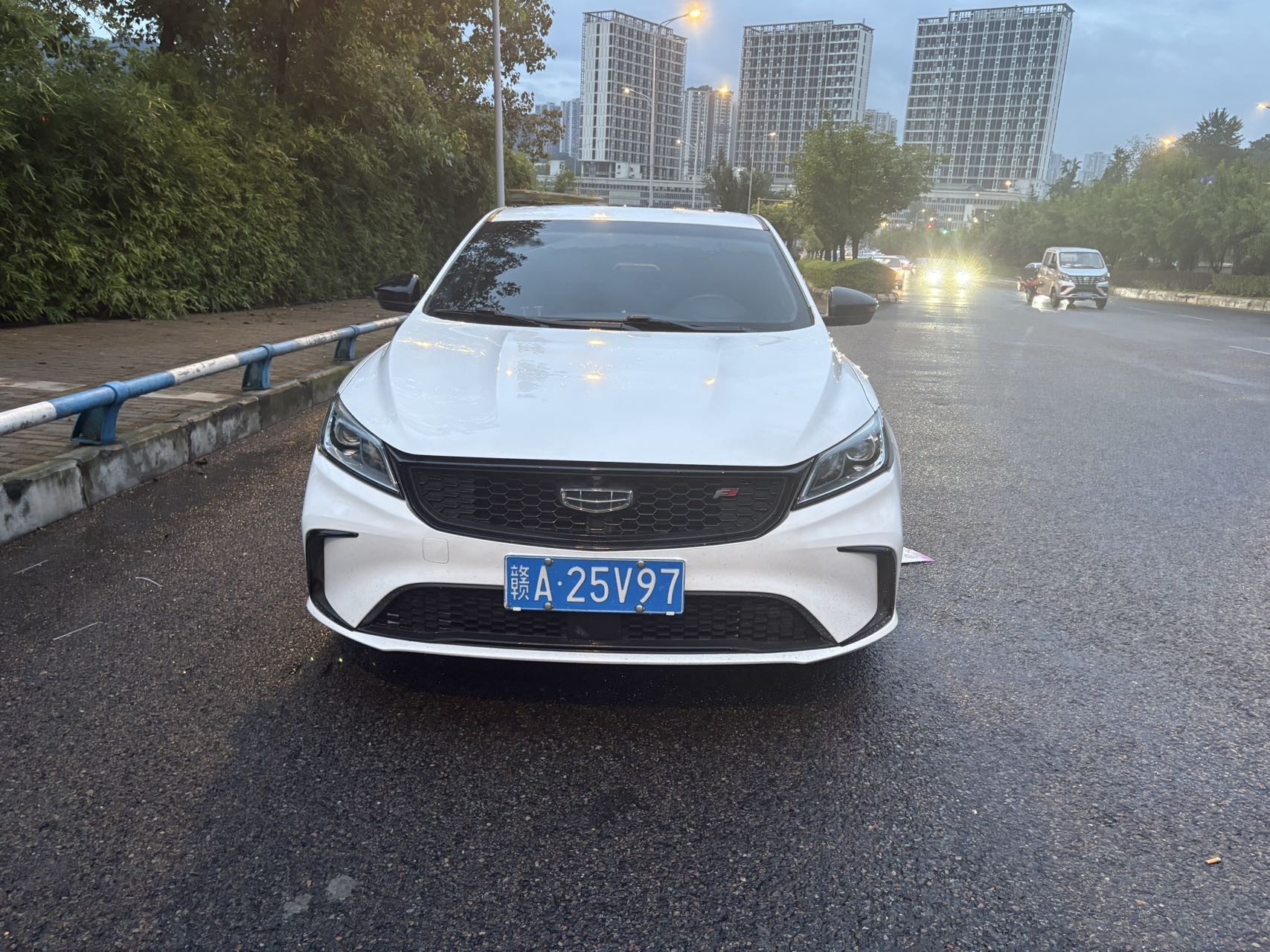 GEELY Binray 2021 car image #2