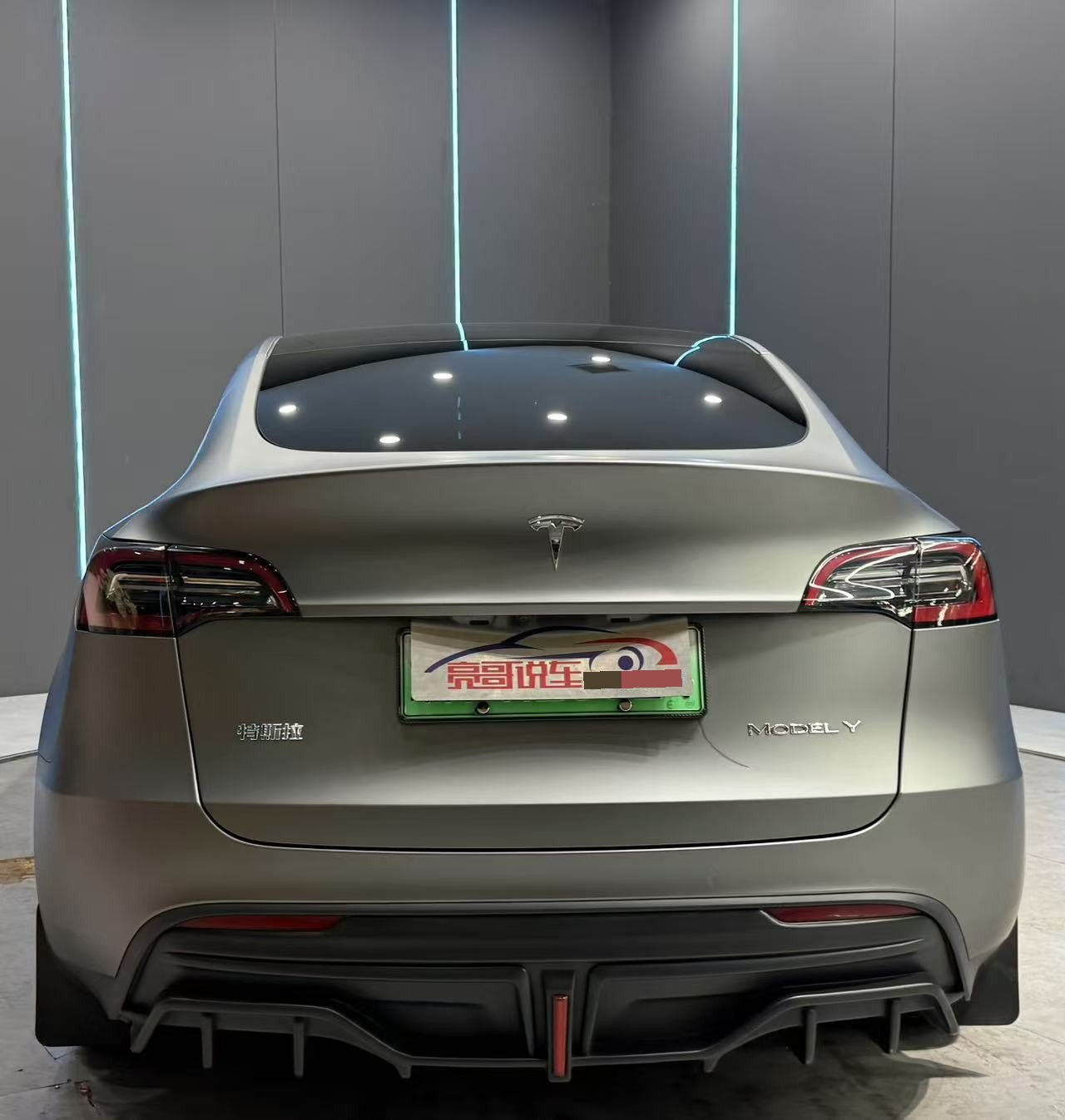 Tesla Model Y 2024 صورة سيارة #7