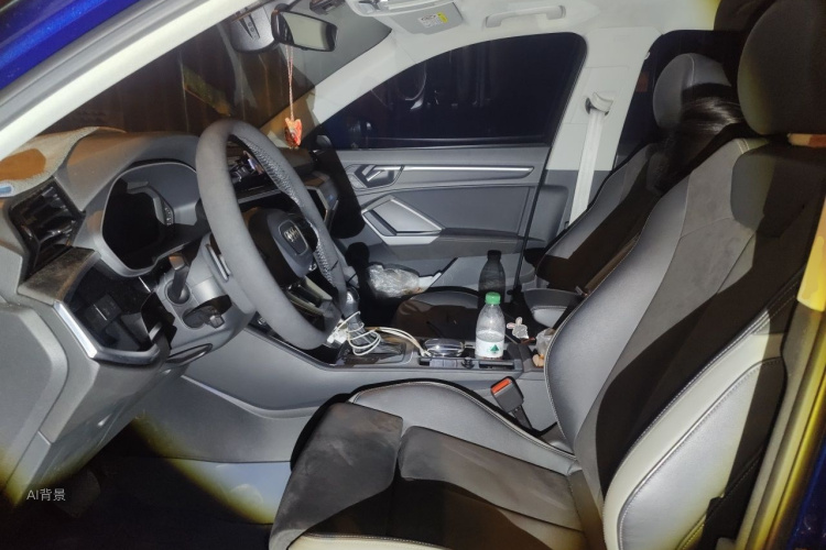 Audi Q3 2019 immagine di auto #17