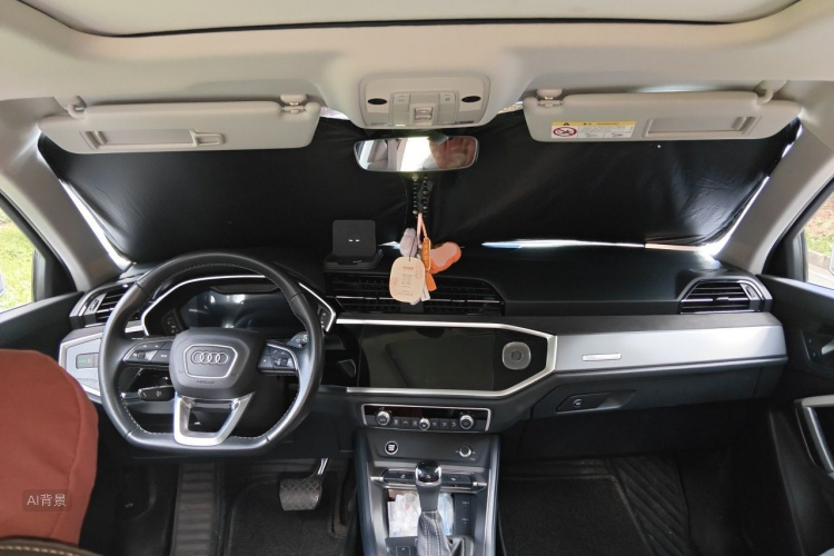 Audi Q3 2023 car image #11