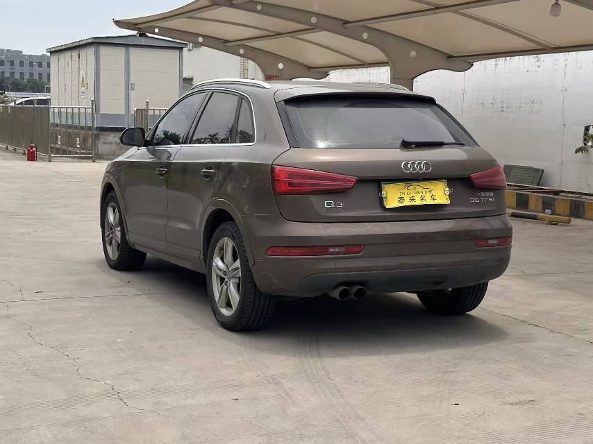 Audi Q3 2016 car image #9