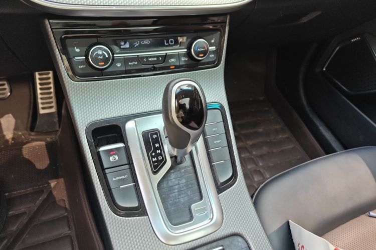 GEELY Emgrand GS 2017 car image #14