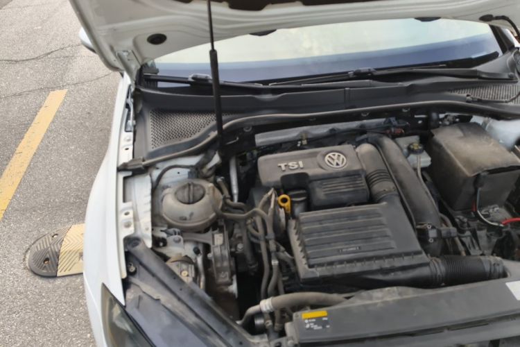 Volkswagen Golf 2015 car image #26