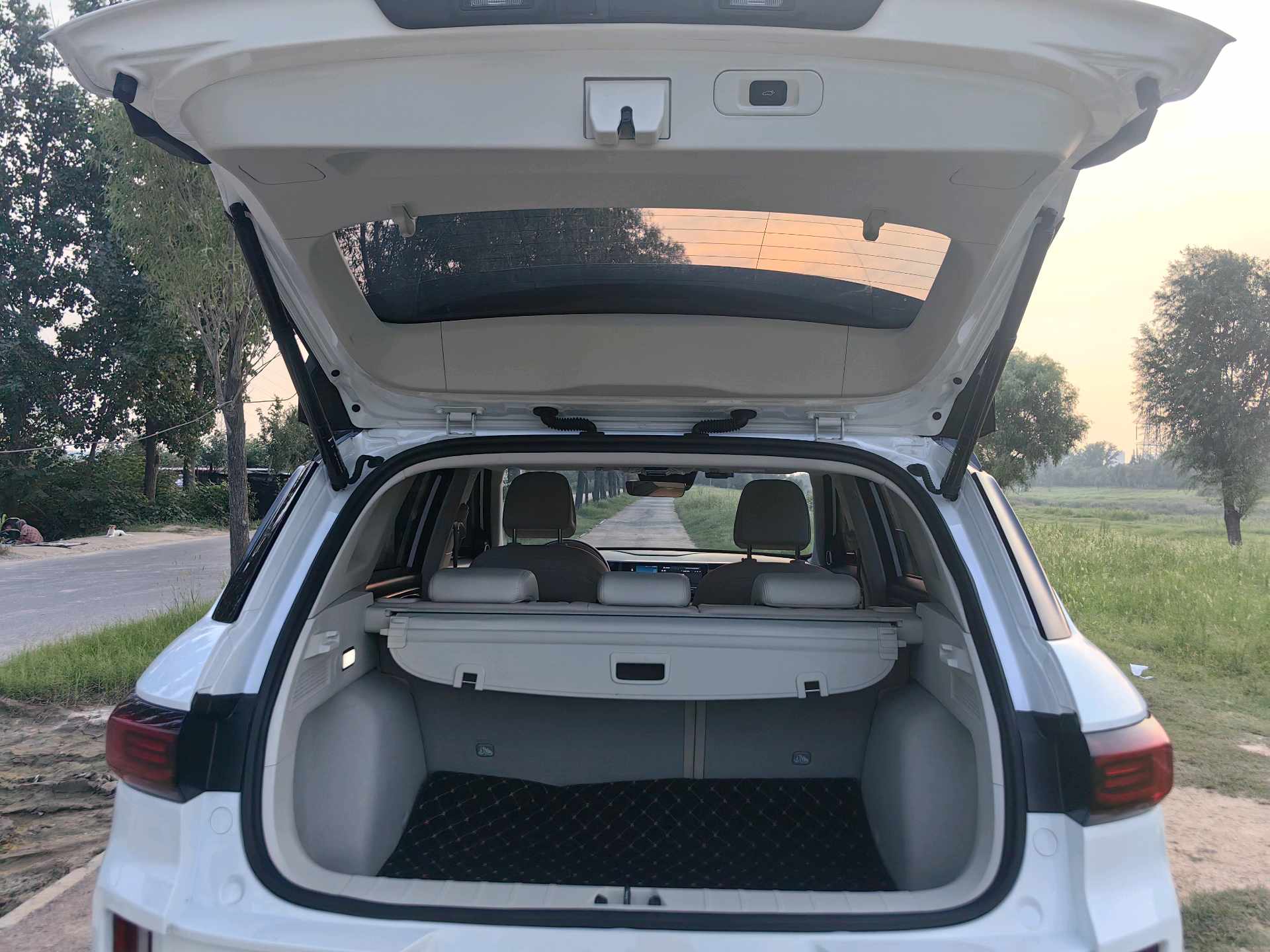 GEELY ICON 2023 car image #13