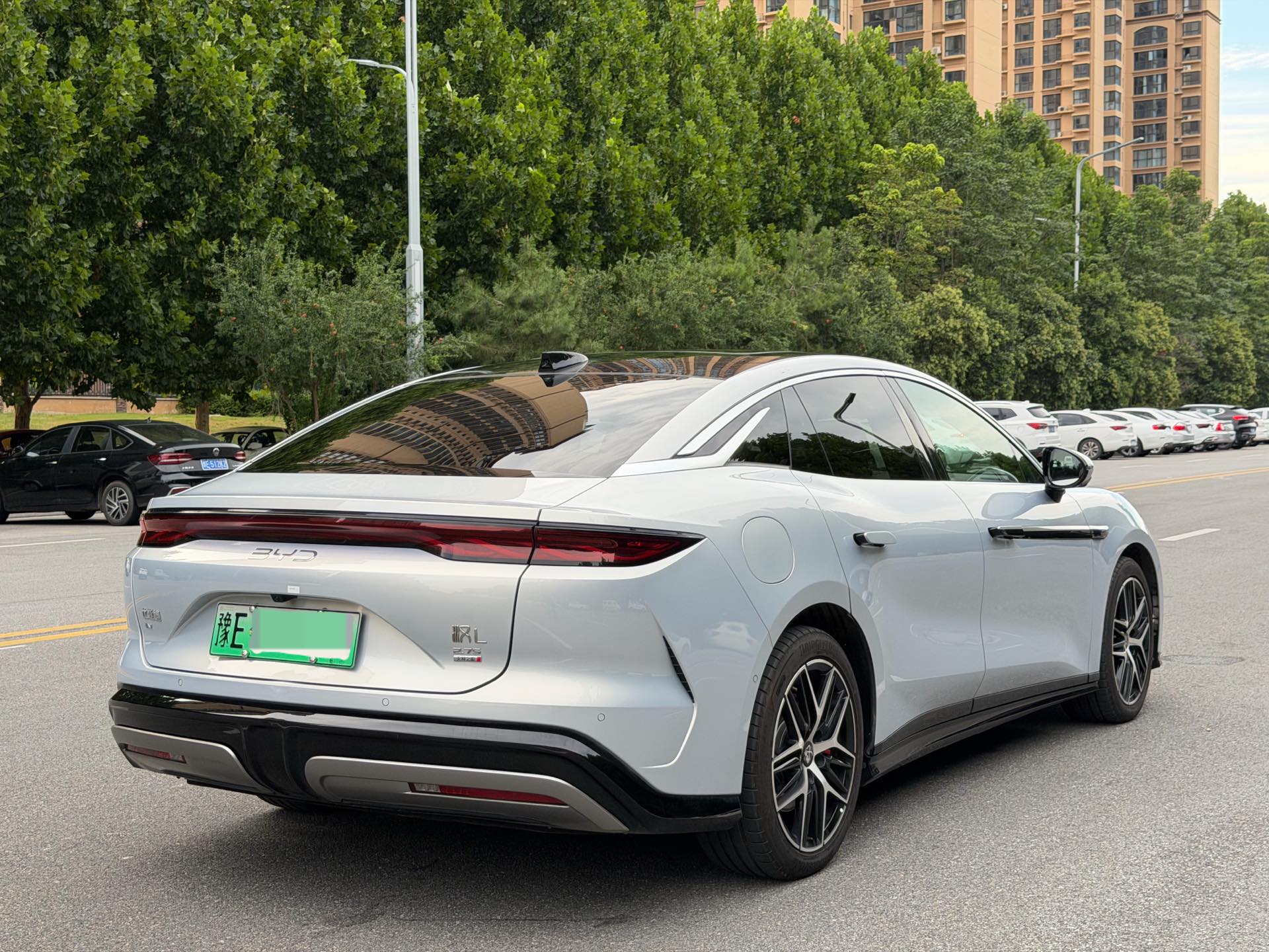 BYD HanL 2025 car image #7