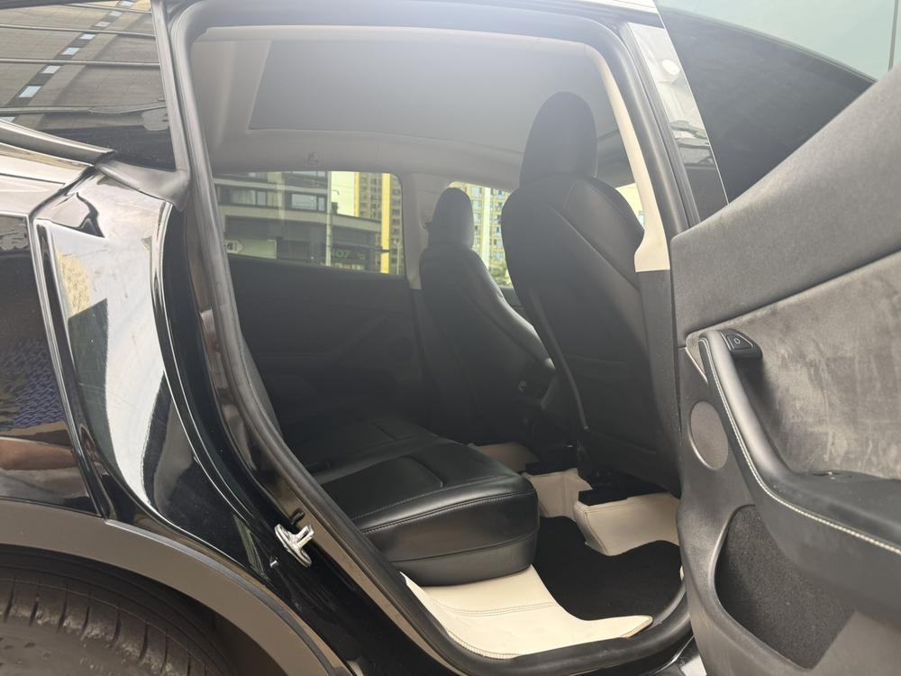 Tesla Model Y 2023 #9 Tesla Model Y 2023 car image #9