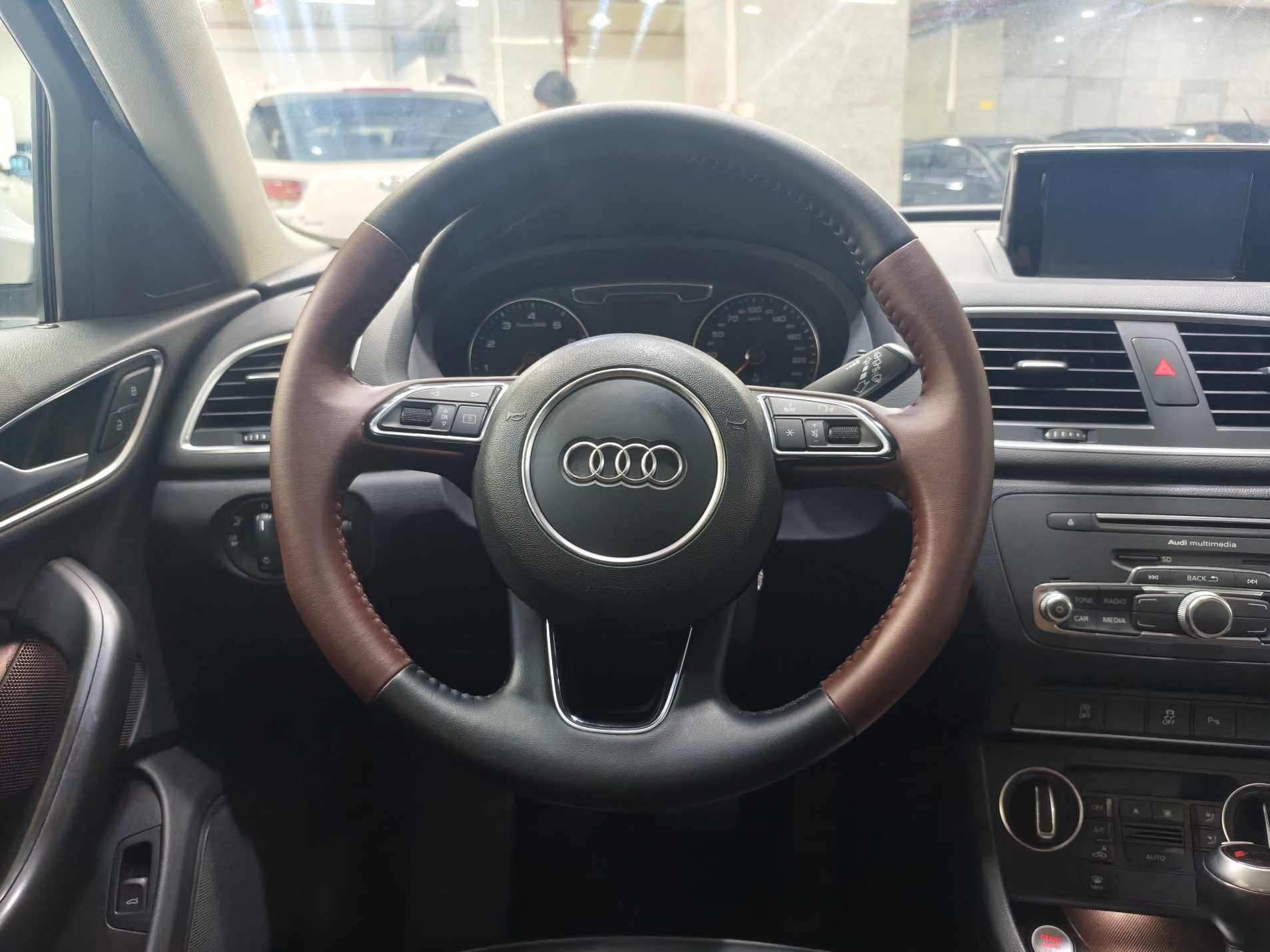 Audi Q3 2018 immagine di auto #15