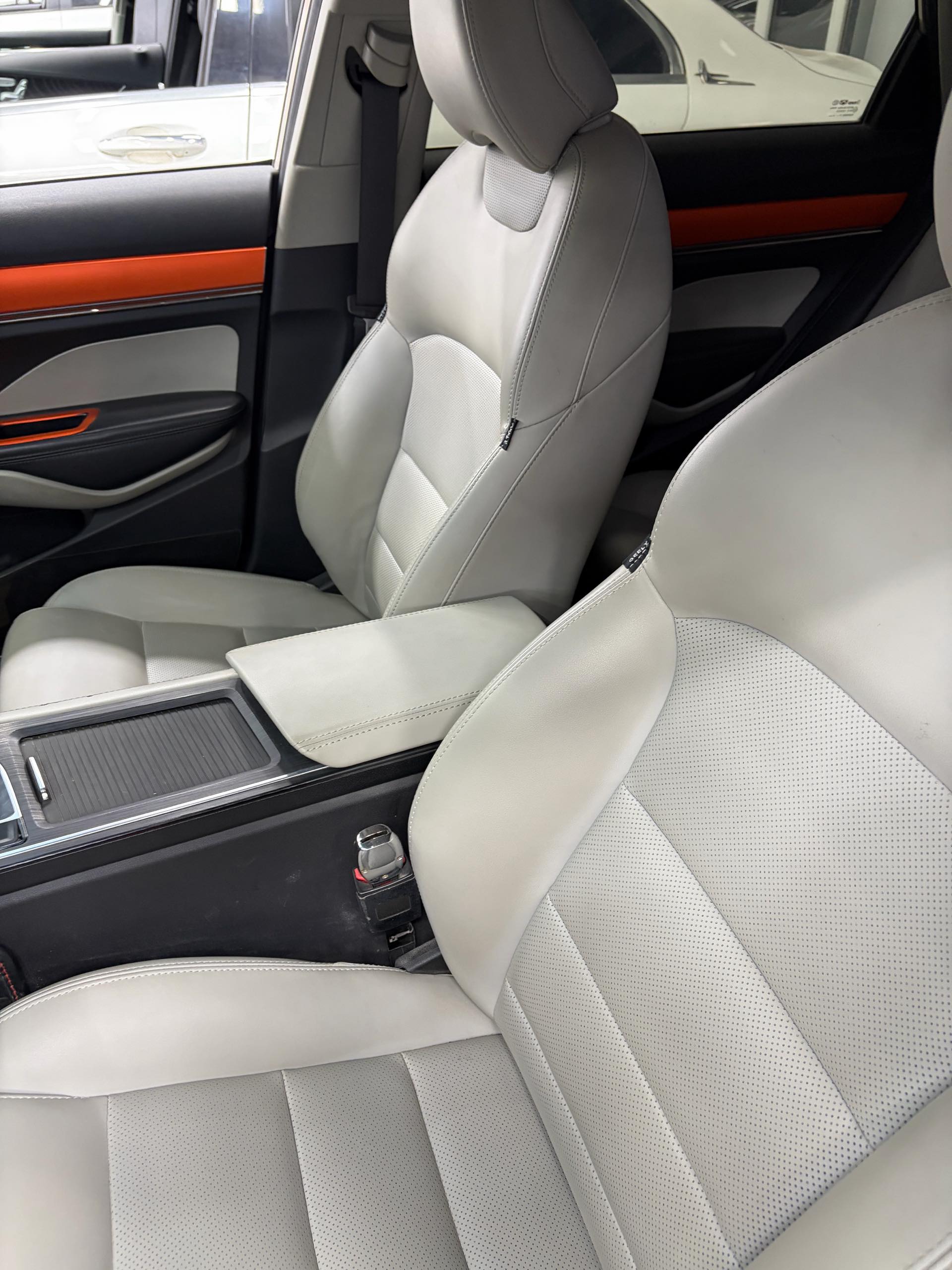 GEELY Binray 2019 image de voiture #5