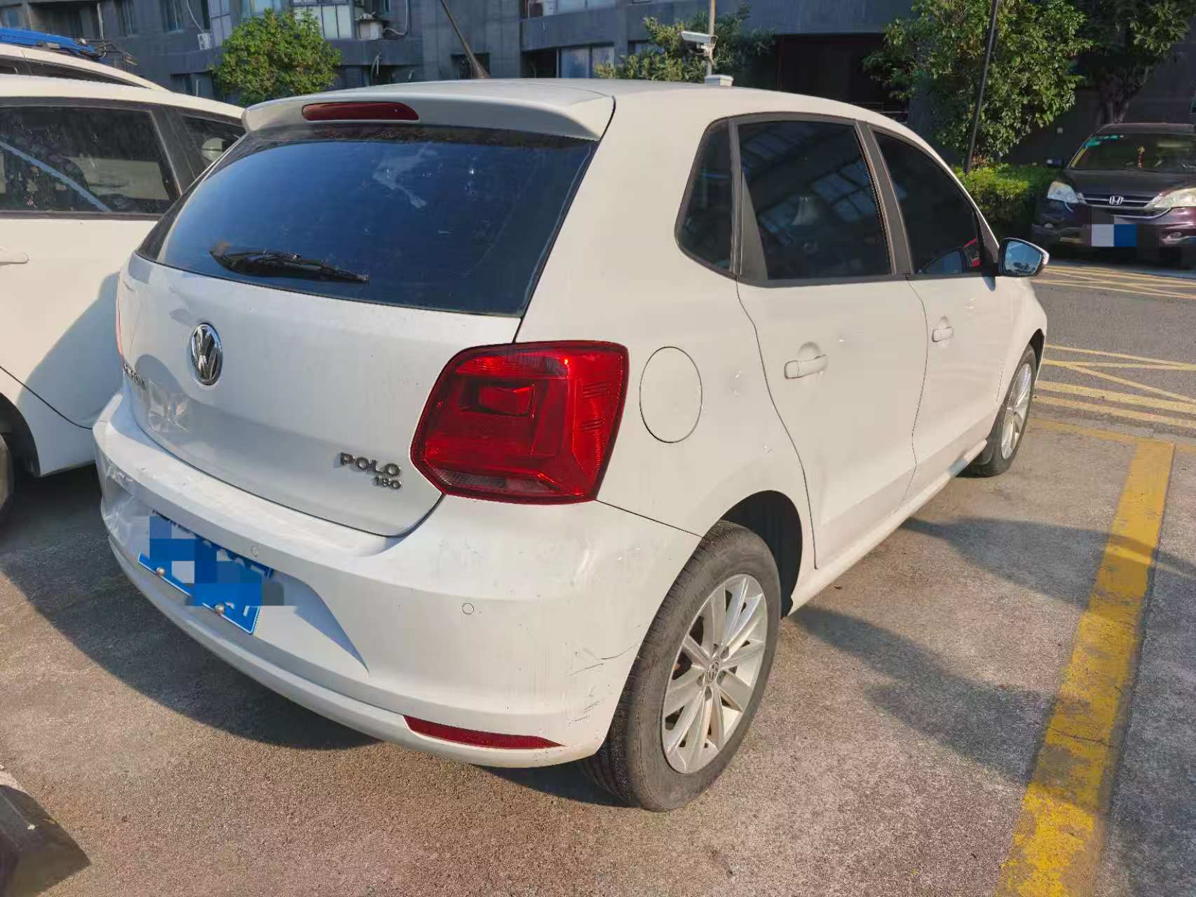Volkswagen Polo 2015 car image #7