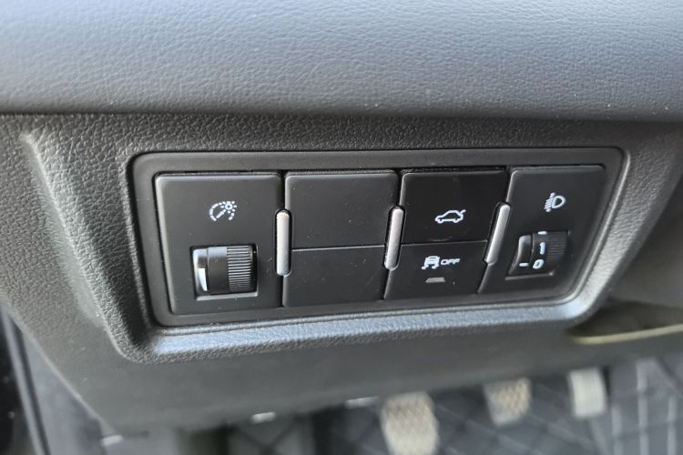 GEELY Emgrand 2019 immagine di auto #14