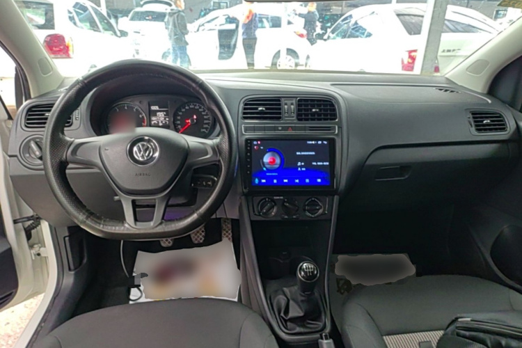 Volkswagen Polo 2017 car image #10