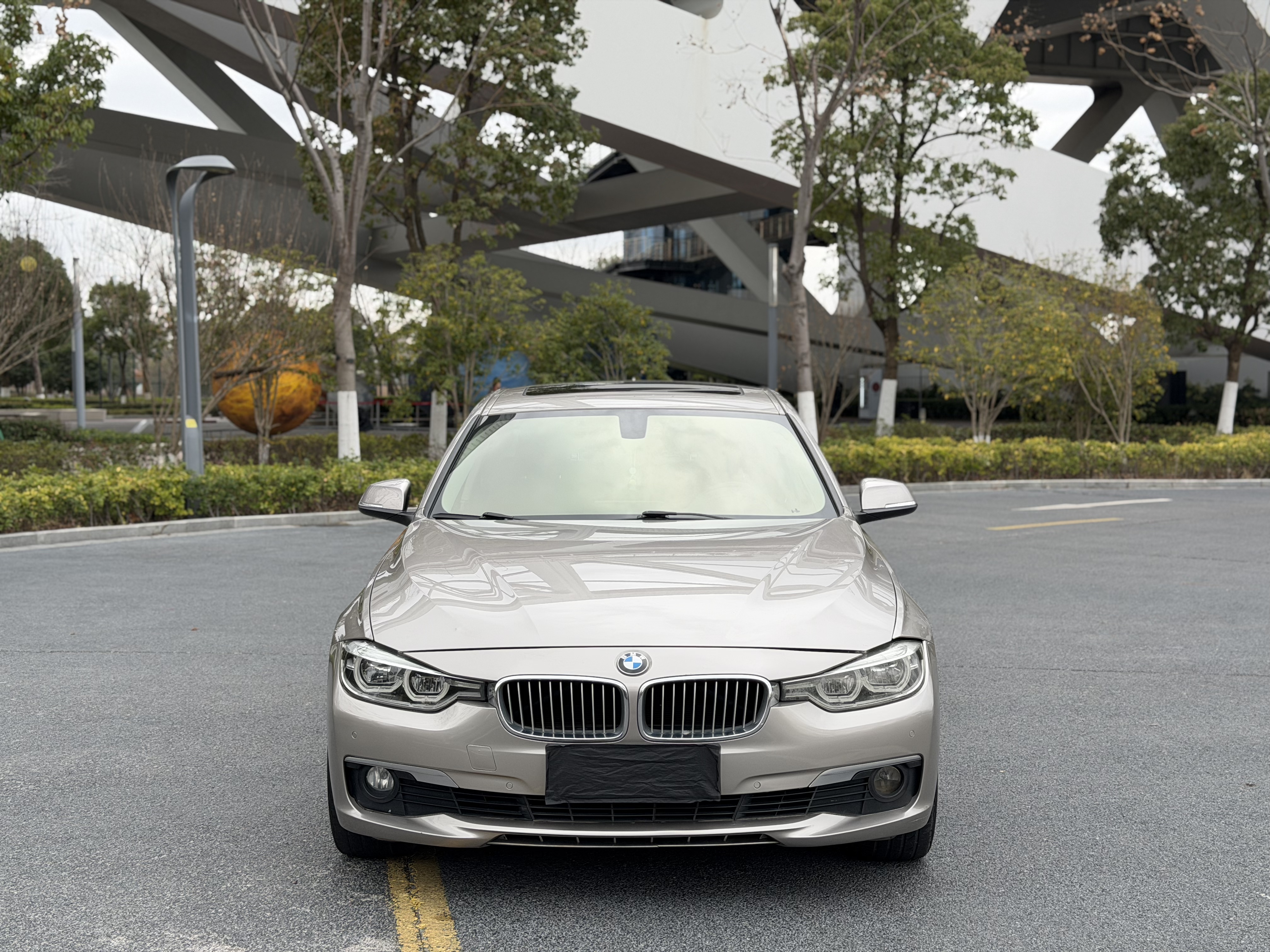 BMW 3 Series 2019 car image #2