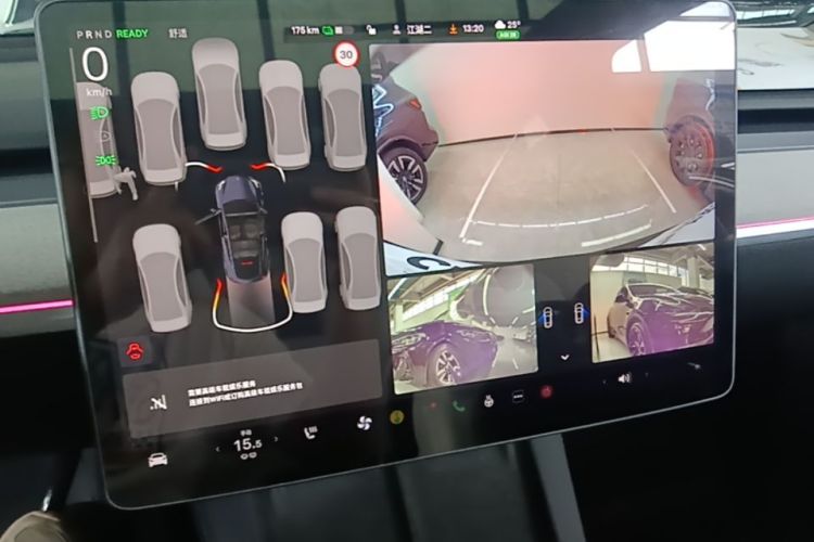 Tesla Model Y 2023 car image #13