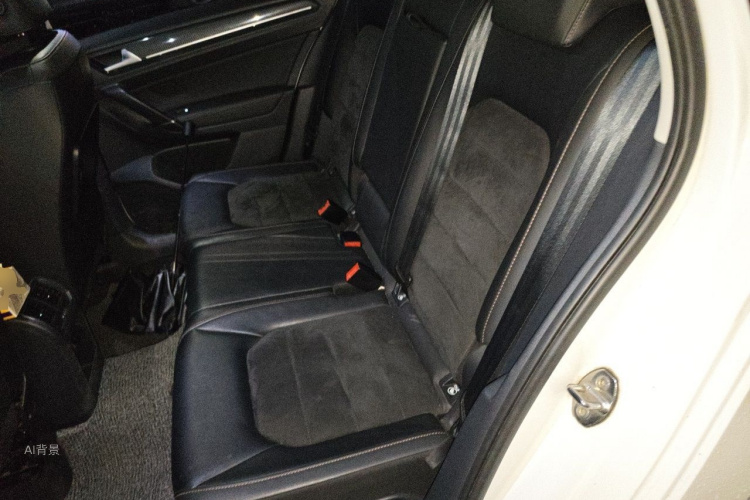 Volkswagen Golf 2019 car image #19