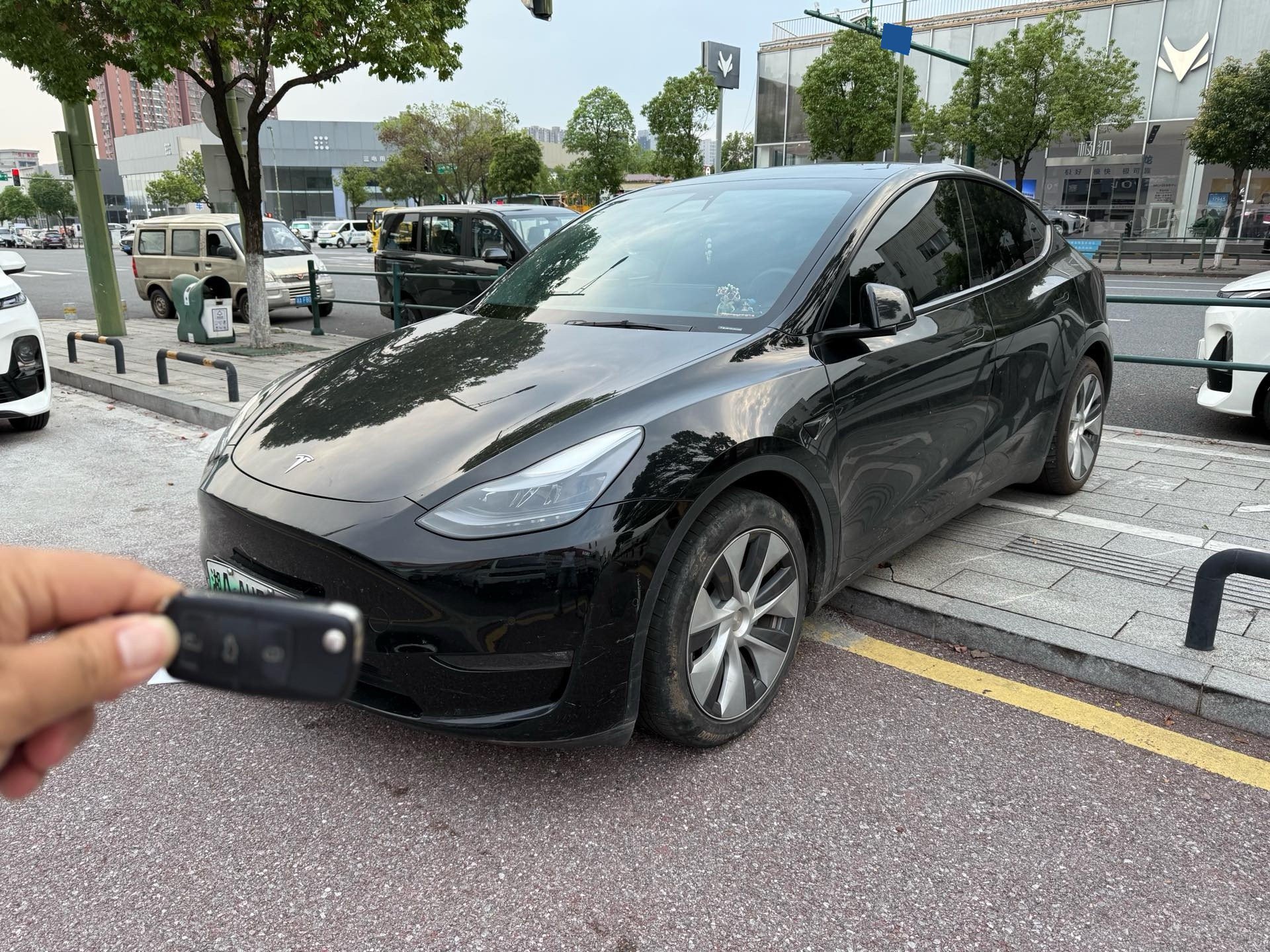 Tesla Model Y 2022 car image 
