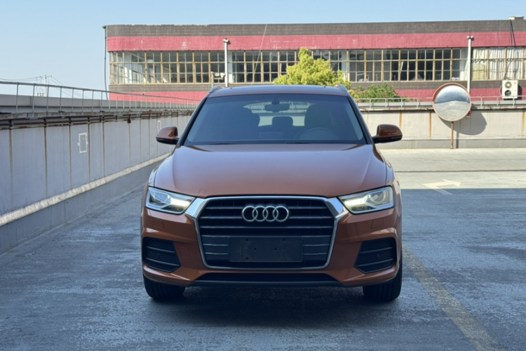 Audi Q3 2016 car image #3