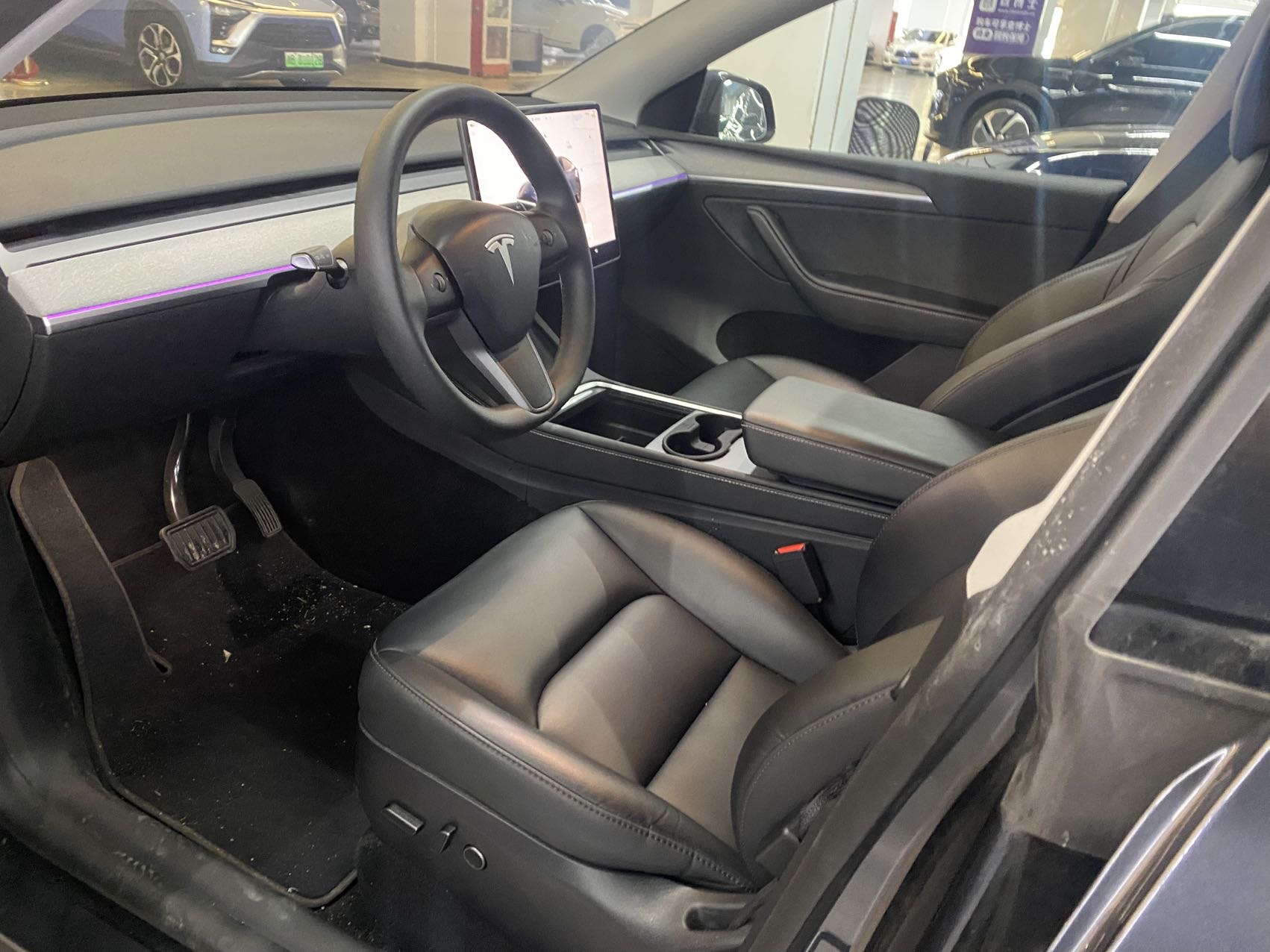 Tesla Model Y 2024 car image #8