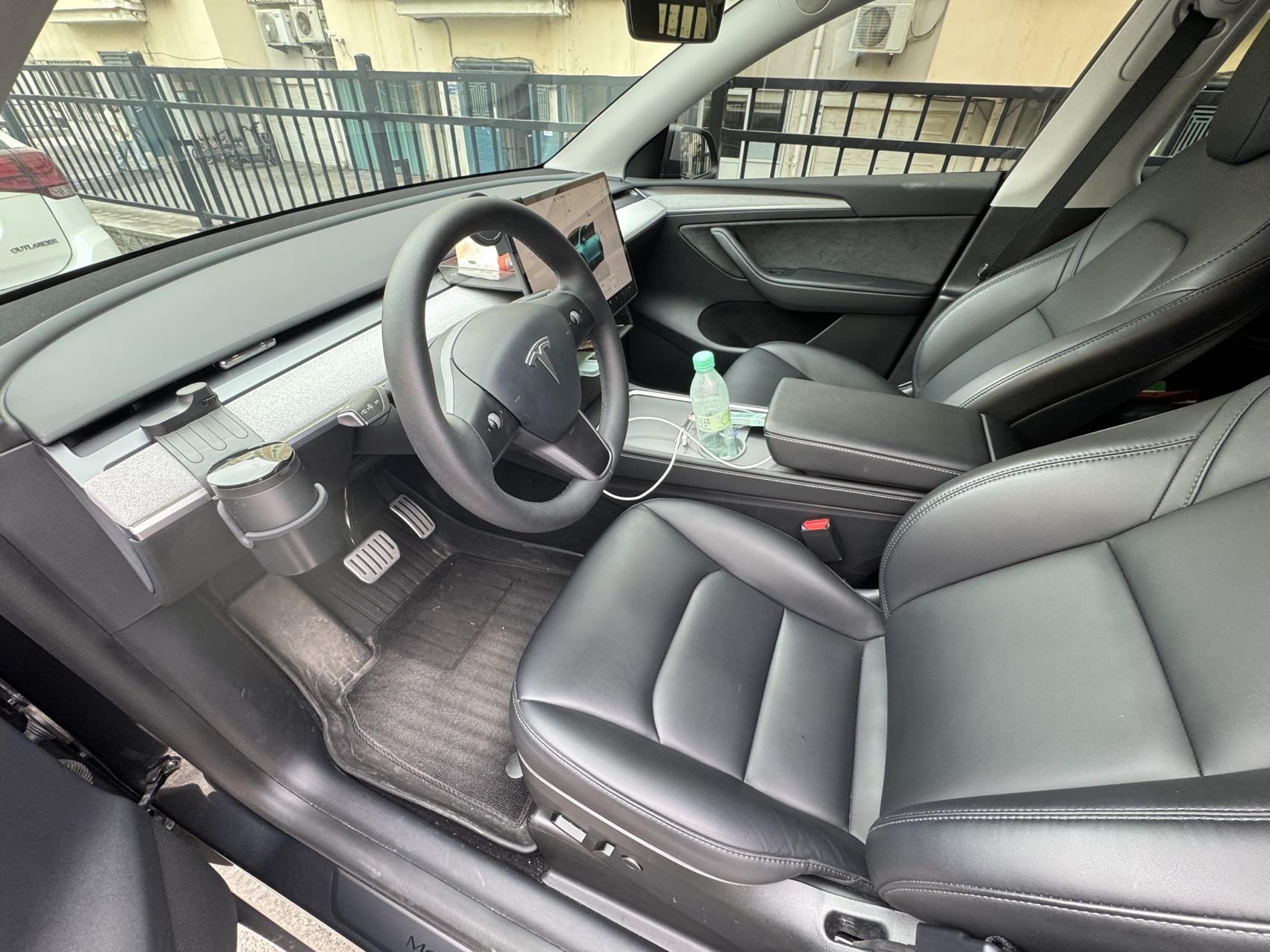 Tesla Model Y 2024 #5 Tesla Model Y 2024 immagine di auto #5