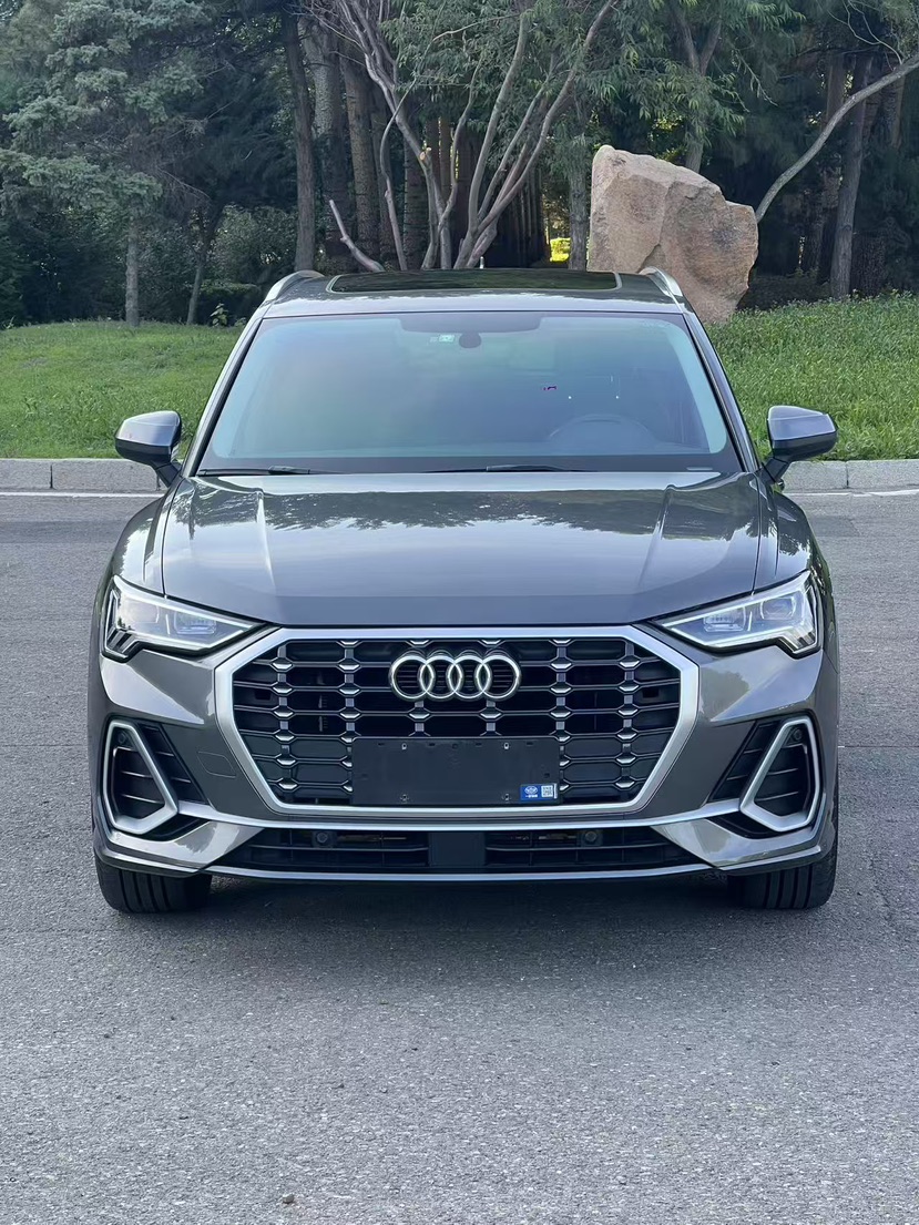 Audi Q3 2022 car image 