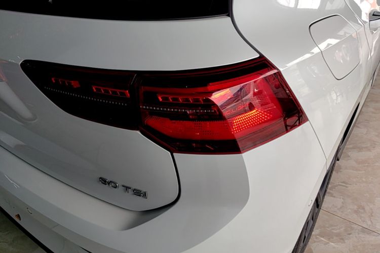 Volkswagen Golf 2022 car image #8