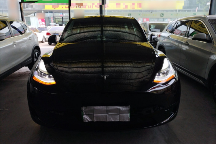Tesla Model Y 2023 car image #3