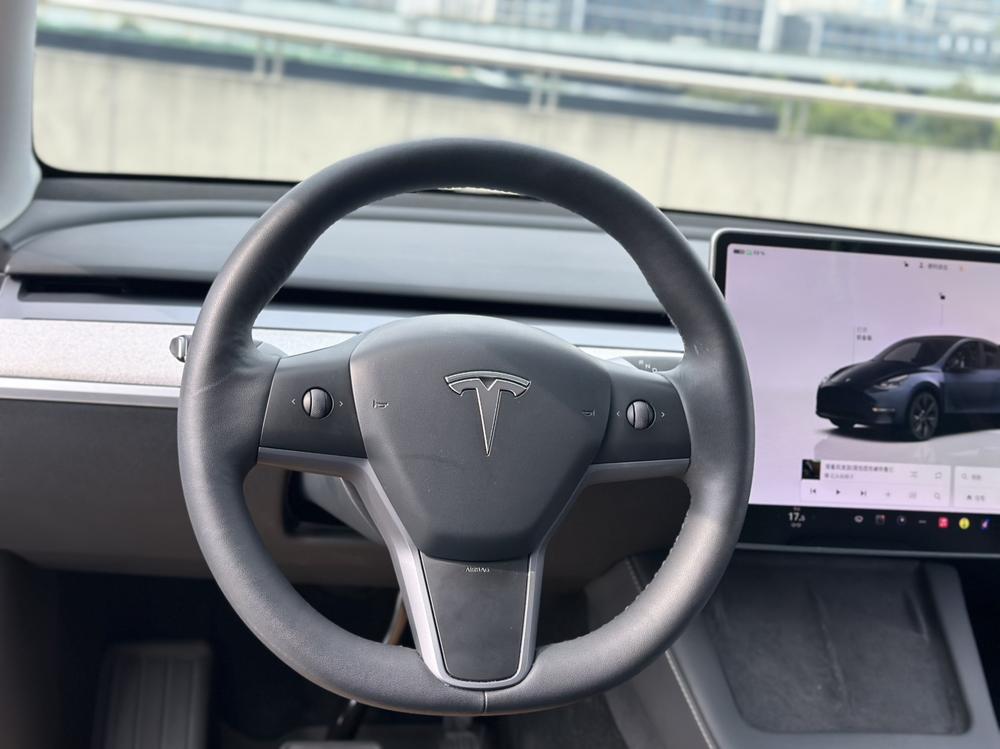 Tesla Model Y 2024 #12 Tesla Model Y 2024 car image #12