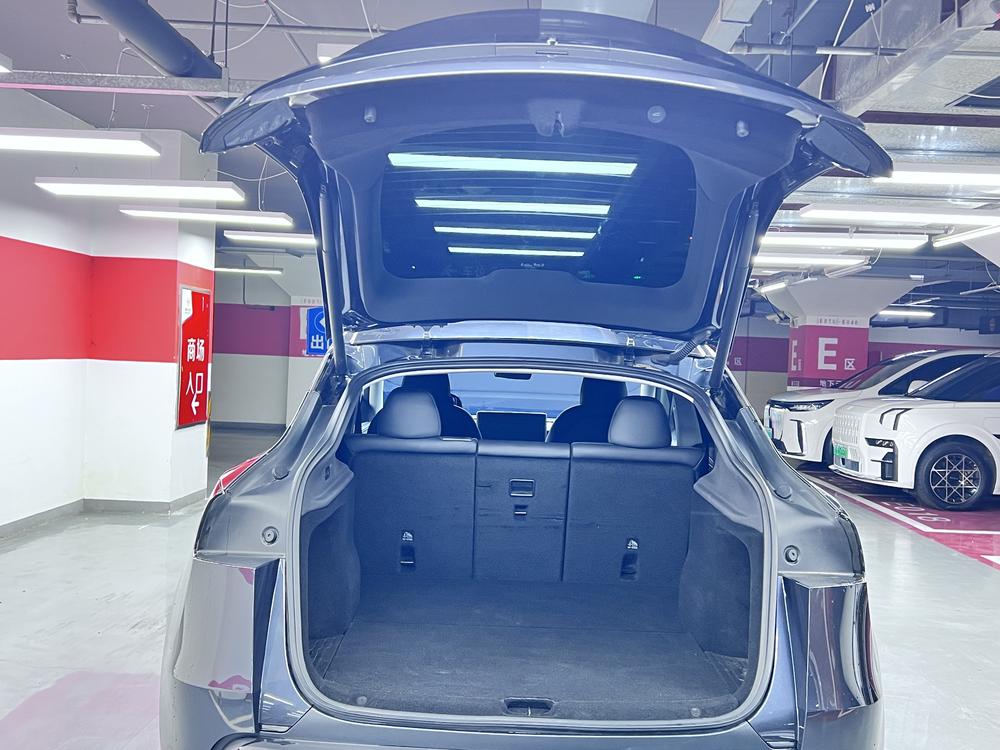 Tesla Model Y 2025 #9 Tesla Model Y 2025 immagine di auto #9