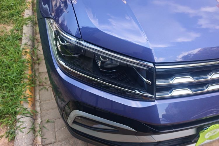 Volkswagen T-Cross 2019 #8 Volkswagen T-Cross 2019 car image #8