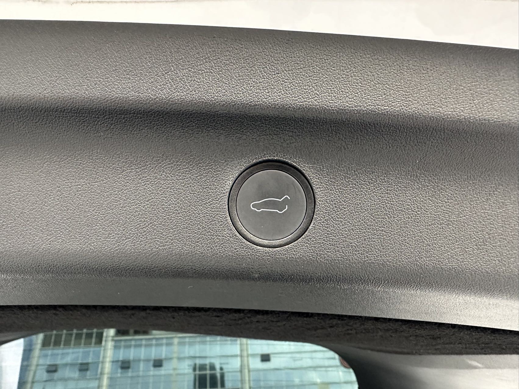 Tesla Model Y 2022 #27 Tesla Model Y 2022 car image #27