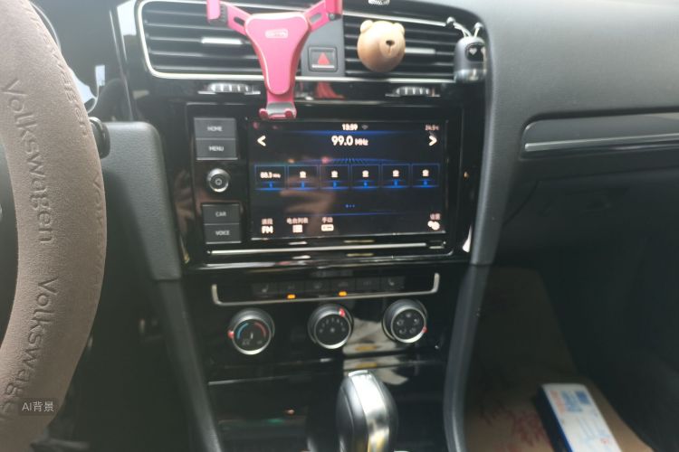 Volkswagen Golf 2019 car image #15