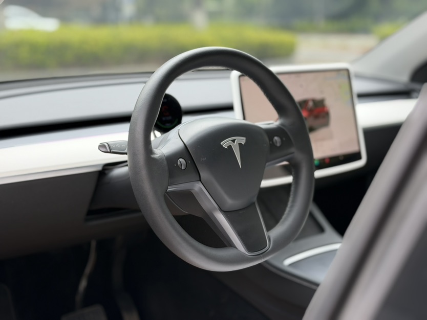 Tesla Model Y 2023 #5 Tesla Model Y 2023 immagine di auto #5