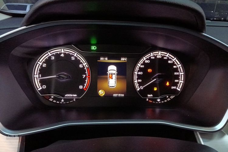 GEELY Coolray 2023 car image #13