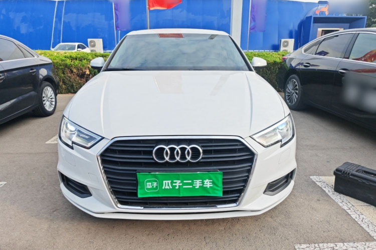 Audi A3 2018 immagine di auto #3