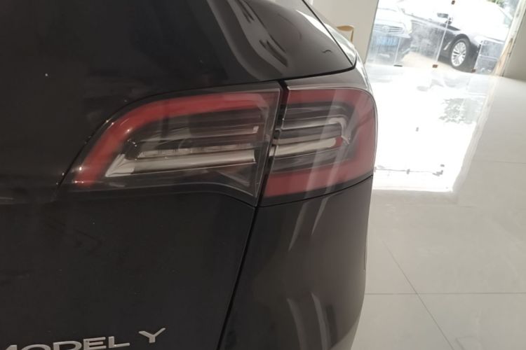 Tesla Model Y 2023 #8 Tesla Model Y 2023 car image #8