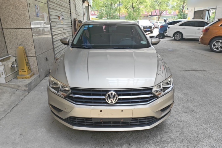 Volkswagen Bora 2017 car image #3