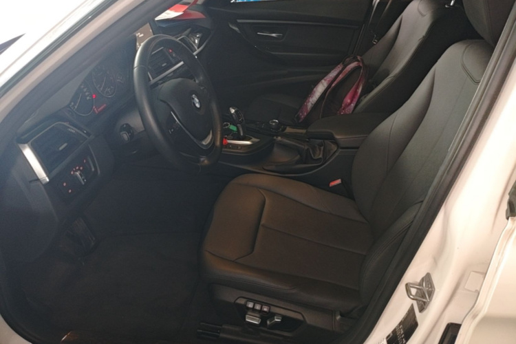 BMW 3 Series 2017 #15 BMW 3 Series 2017 car image #15