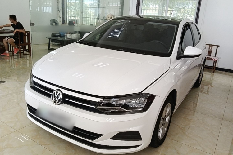 Volkswagen Polo 2020 car image #2