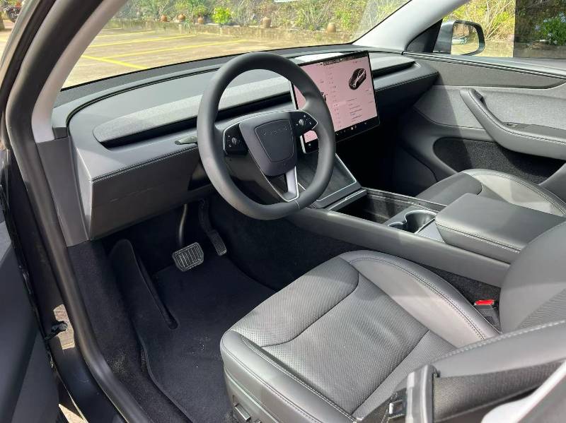 Tesla Model Y 2025 car image #6
