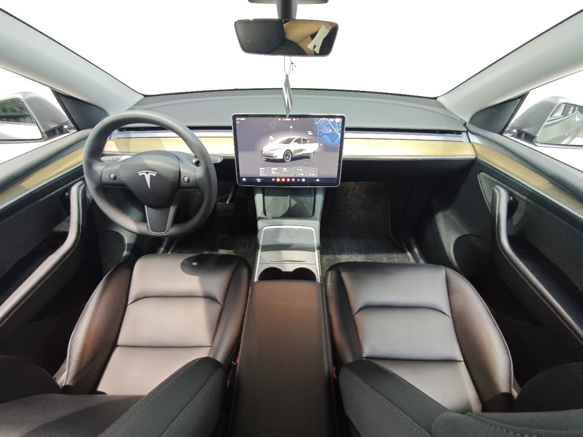 Tesla Model Y 2023 #8 Tesla Model Y 2023 car image #8