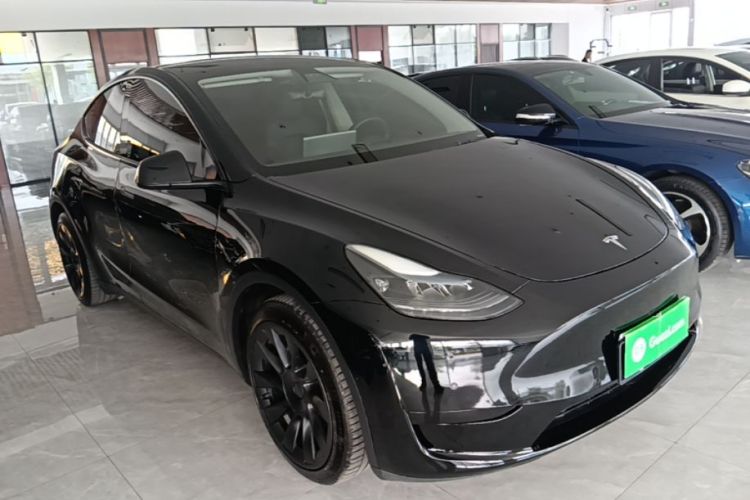 Tesla Model Y 2022 car image #4